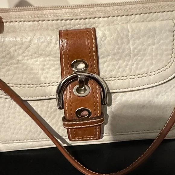 Coach Soho White Leather Wristlet with Brown Buckle Accent - Picture 4 of 9